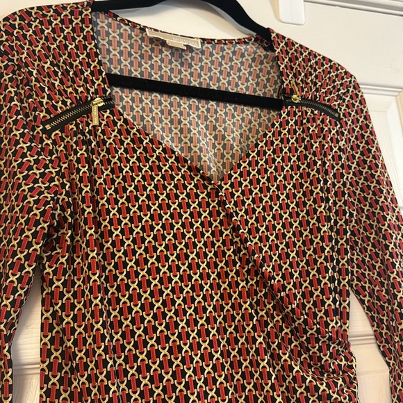 Michael Kors chain link red black gold long sleeve v neck business casual top S - Picture 3 of 7